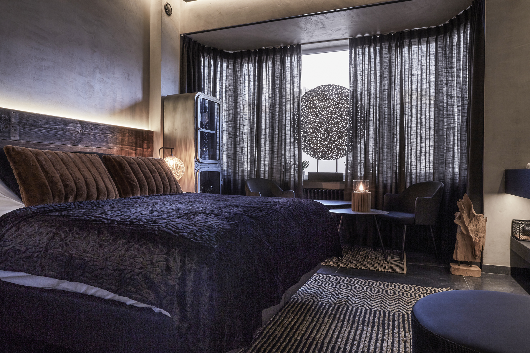 Suite Wellness avec spa privatif, jacuzzi à débordement, hammam et terrasse extérieure à l’hôtel ONIRO à Tournai